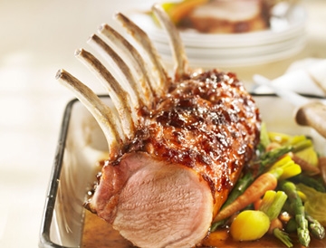 Maple-roasted rack of pork | La Ferme Martinette | Maple recipe