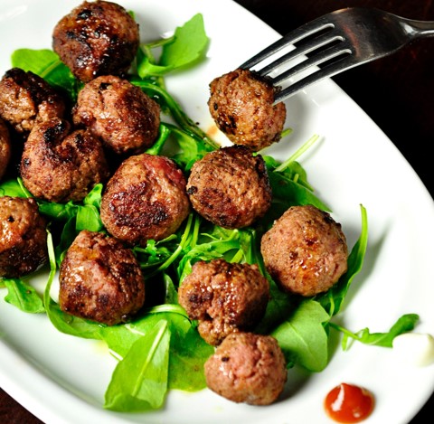 Read more about the article Maple and ginger pork meatballs