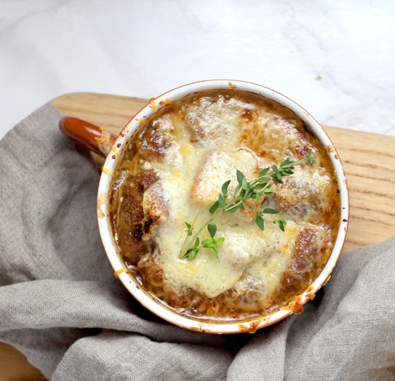 Porto Onion Soup au Gratin perfumed with Maple Syrup