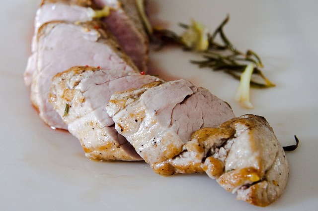 Read more about the article Pork Tenderloin Marinated in Maple Syrup and Dijon Mustard